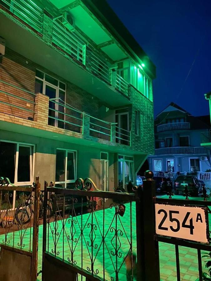Guest House "Sulo" Koboeleti Buitenkant foto